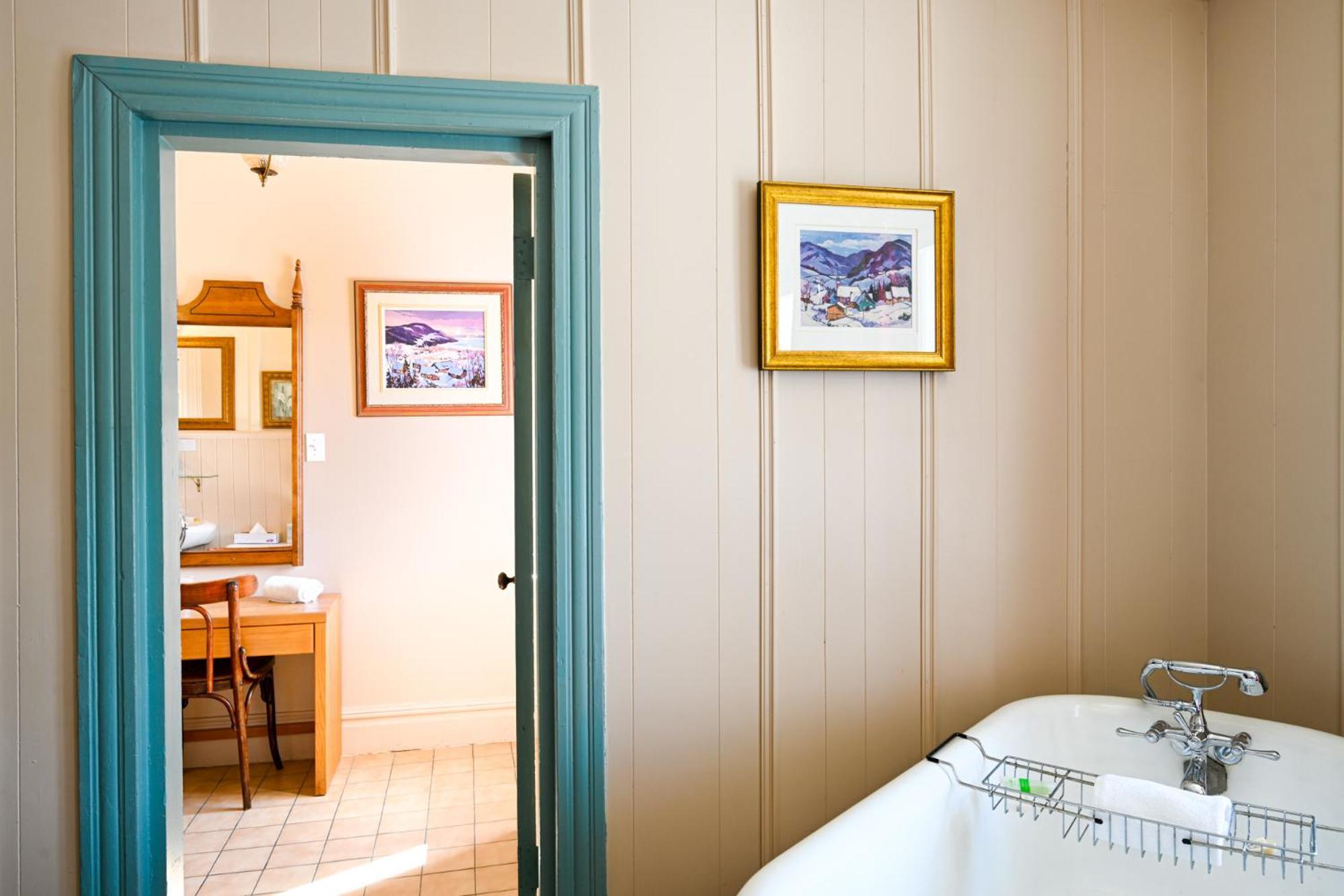 Hotel-Auberge La Grande Maison Et Spa 베생폴 외부 사진
